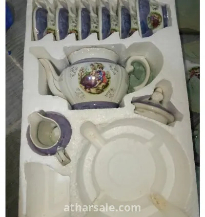 طقم شاي بورسلين منذ 50 عاما