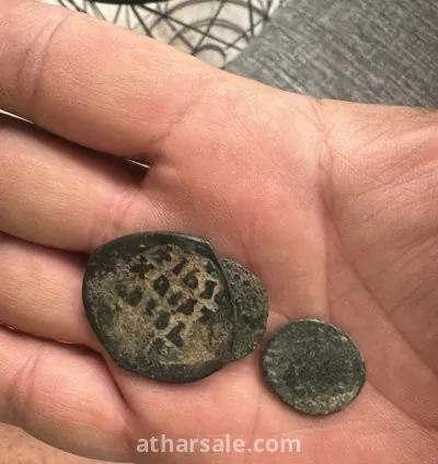 عملات و احجار كريمة