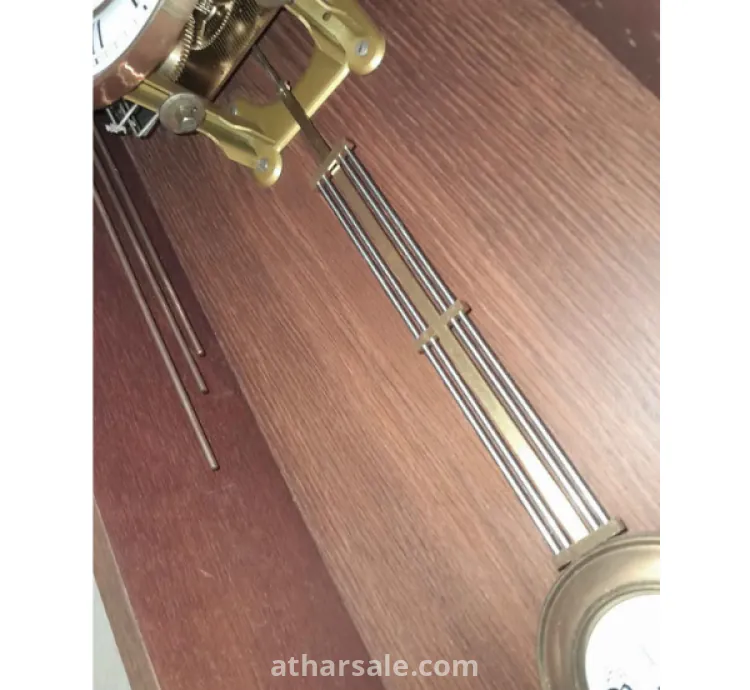 ساعة حائط أنتيك ألمانية – تحفة ميكانيكية من ثلاثينيات القرن الماضي