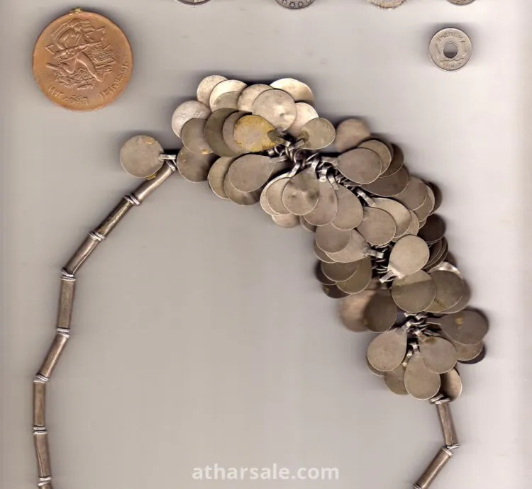 عقد فضه يرجع لزمن السلطان حسين كامل
