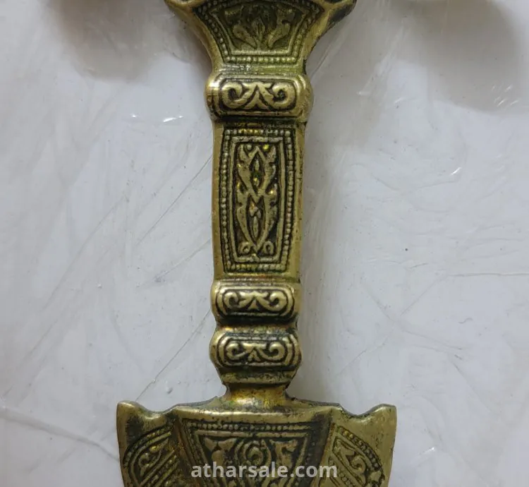 سكين او خنجر قديم من بنك الكويت