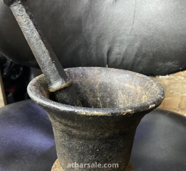 مهراز مصنوع من الحديد