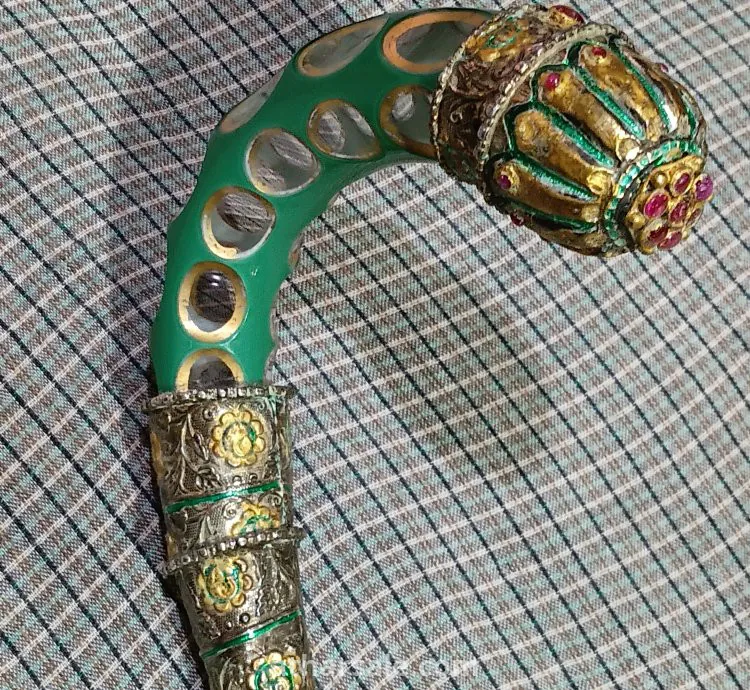 عصا مشي نادرة وجميلة للبيع