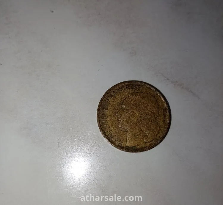 عملة فرنسية قديمة