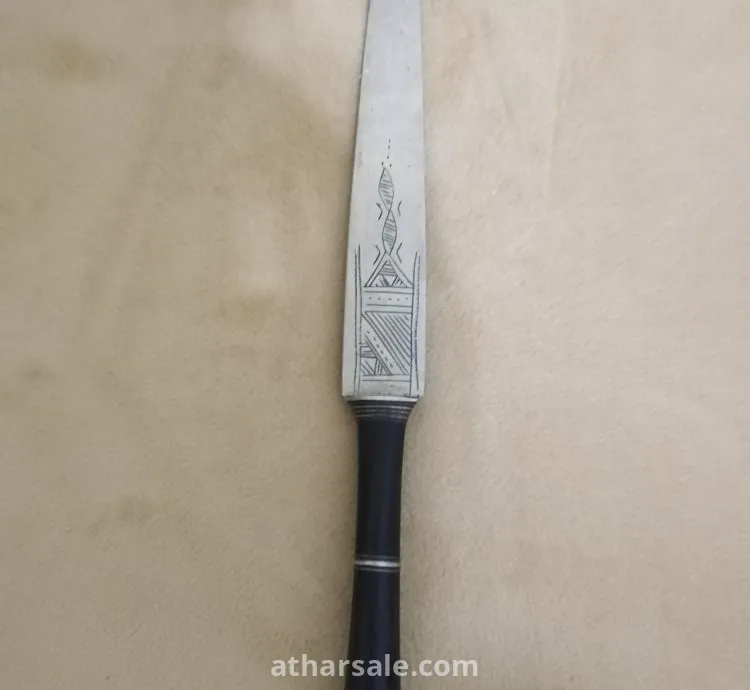 سكين قديم للبيع