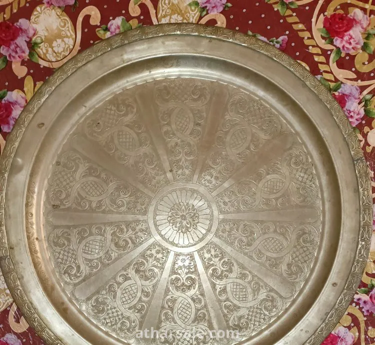 صينية فضية قديمة