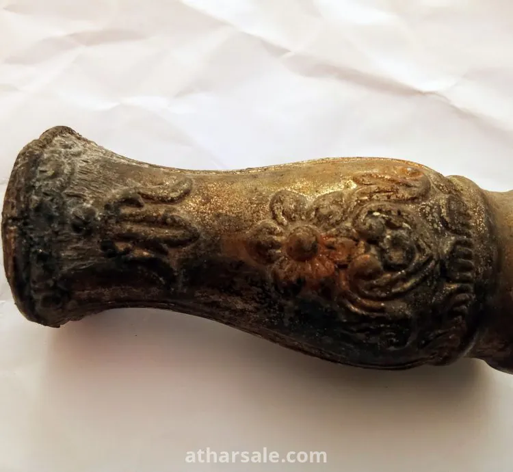 جرة ايطالية صغيرة بطول اصبع