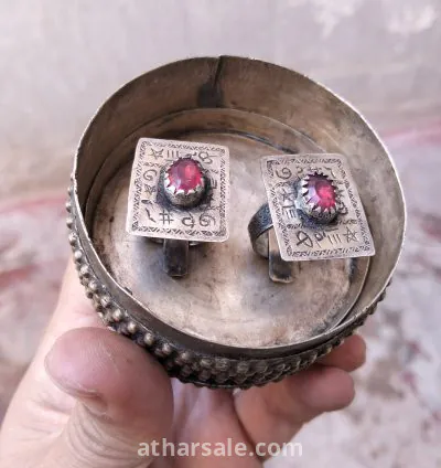 خاتم من الفضة قديم