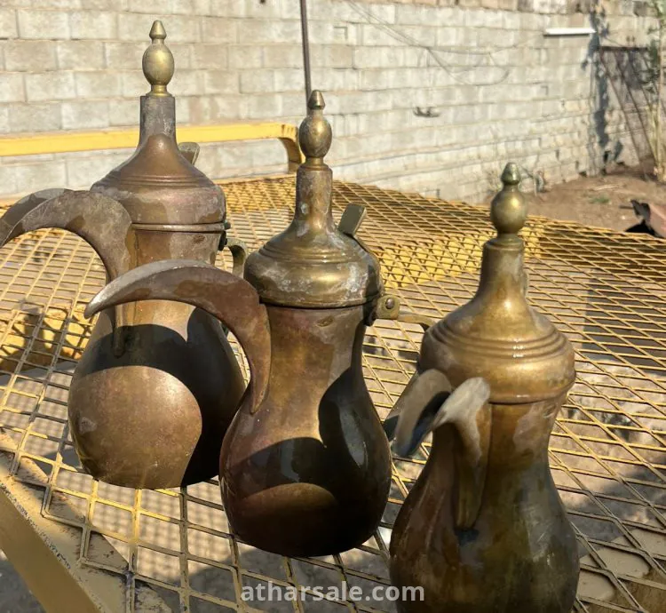 طقم دلال رسلان قديمه