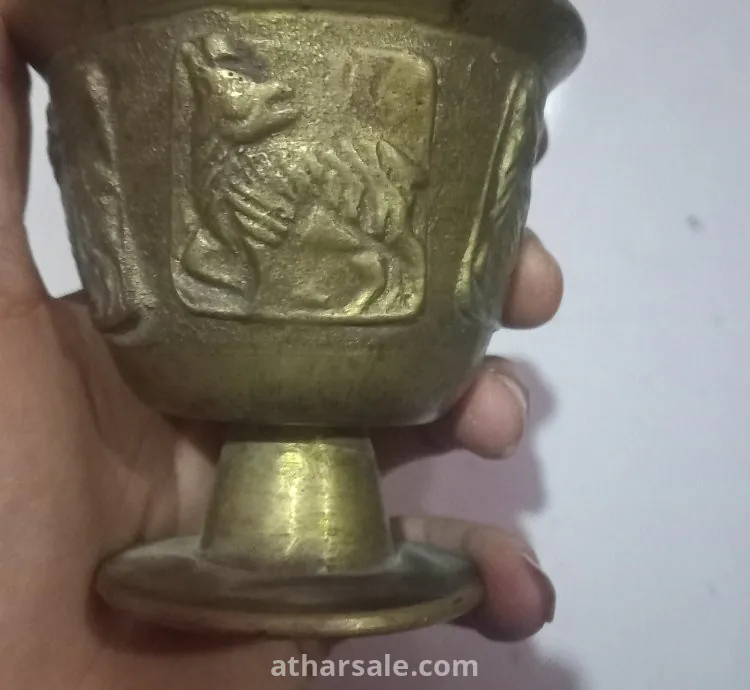 كاس نحاسي قديم نادر من العصر الروماني