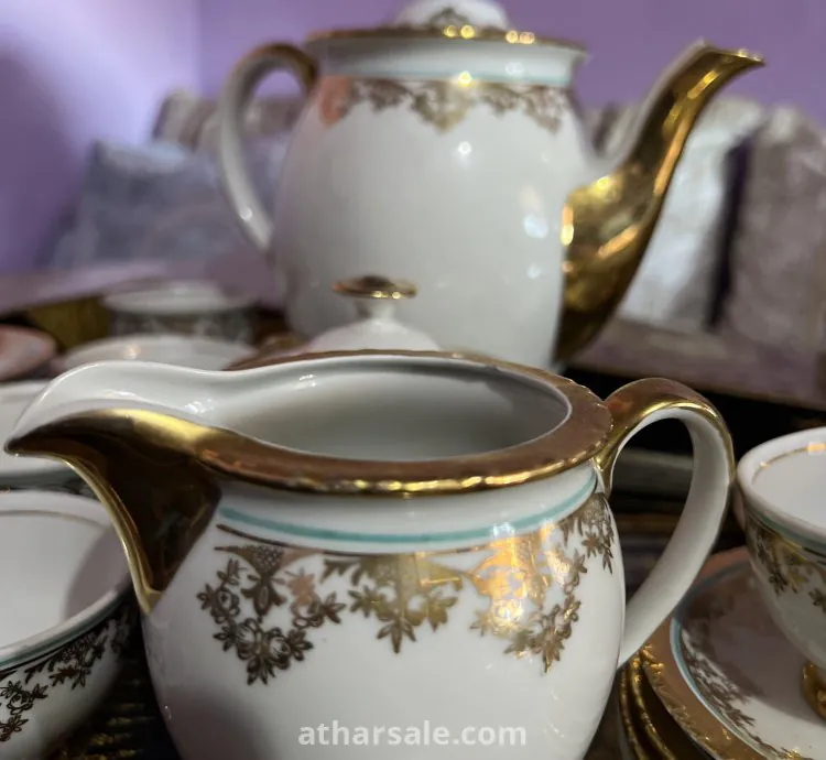 إبريق شاي تراثي من Santa Clara بزخرفة ذهبية أنيقة