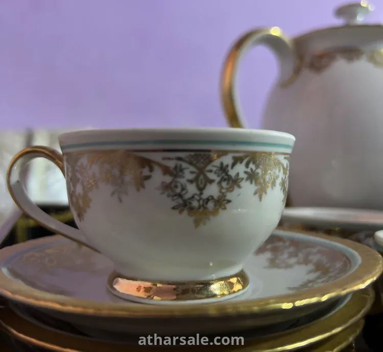 إبريق شاي تراثي من Santa Clara بزخرفة ذهبية أنيقة