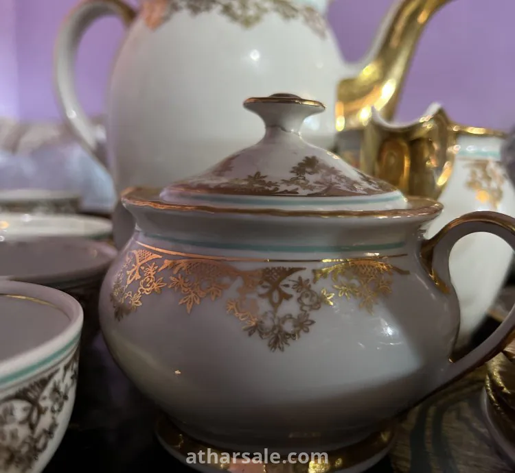 إبريق شاي تراثي من Santa Clara بزخرفة ذهبية أنيقة