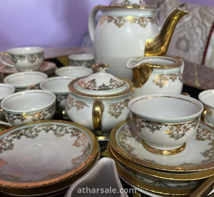 إبريق شاي تراثي من Santa Clara بزخرفة ذهبية أنيقة