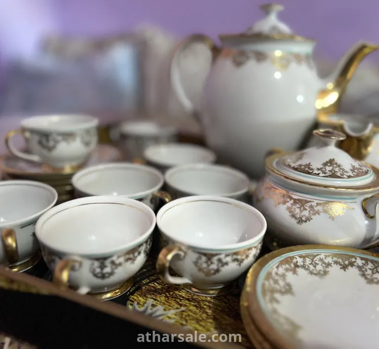 إبريق شاي تراثي من Santa Clara بزخرفة ذهبية أنيقة