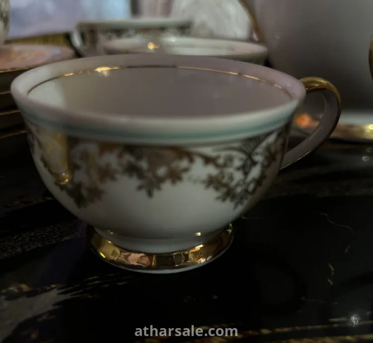 إبريق شاي تراثي من Santa Clara بزخرفة ذهبية أنيقة