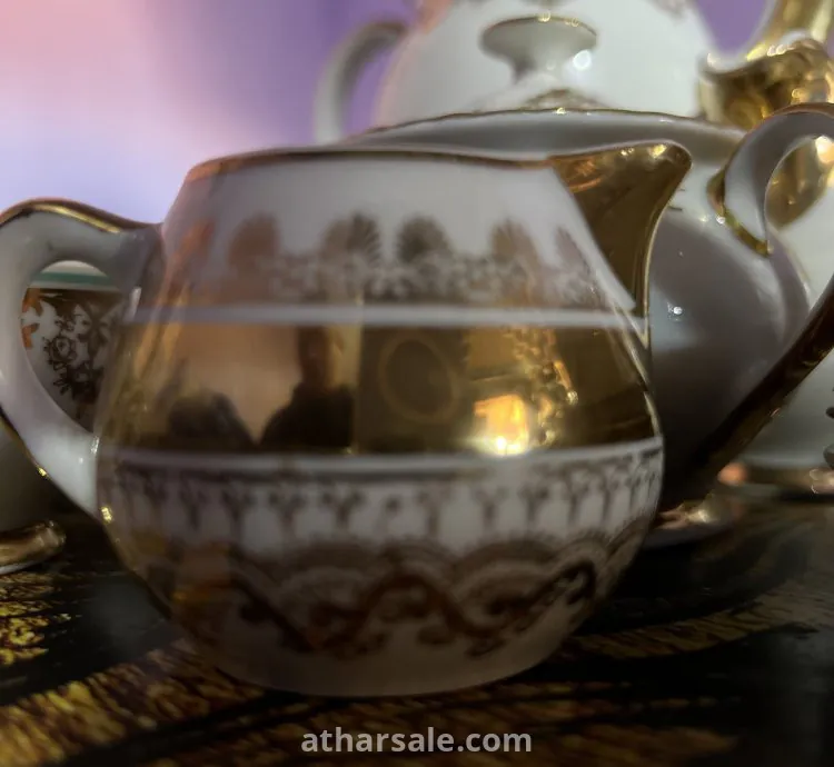 إبريق شاي تراثي من Santa Clara بزخرفة ذهبية أنيقة