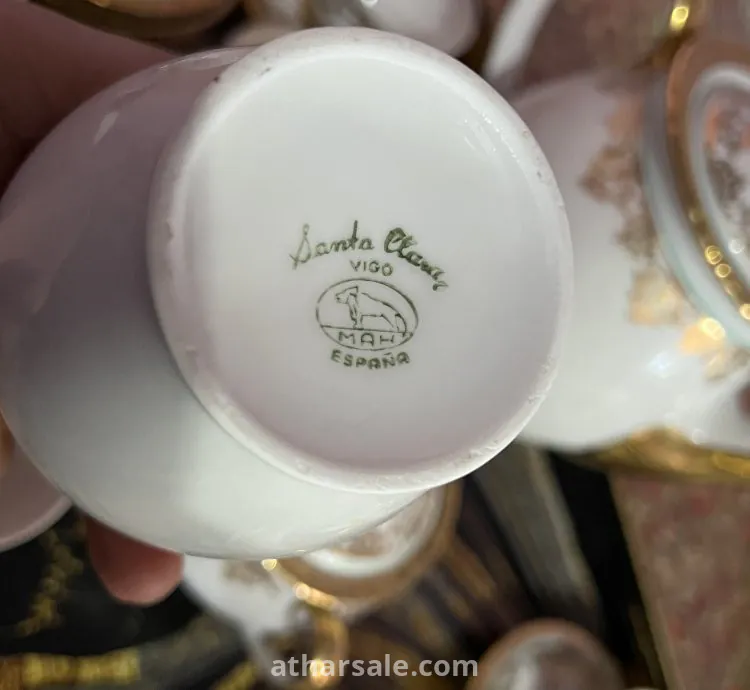 إبريق شاي تراثي من Santa Clara بزخرفة ذهبية أنيقة