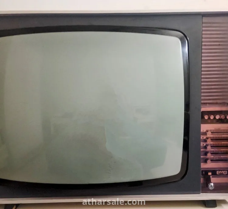 تلفزيون فرنسي ضخم