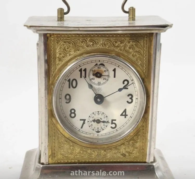 ساعة قديمة جدآ