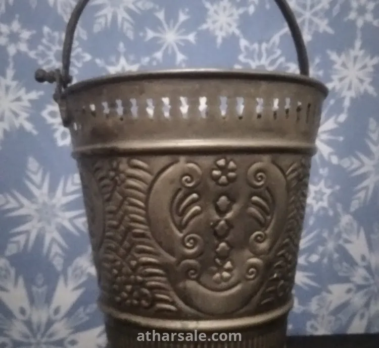 سطل قديم للبيع