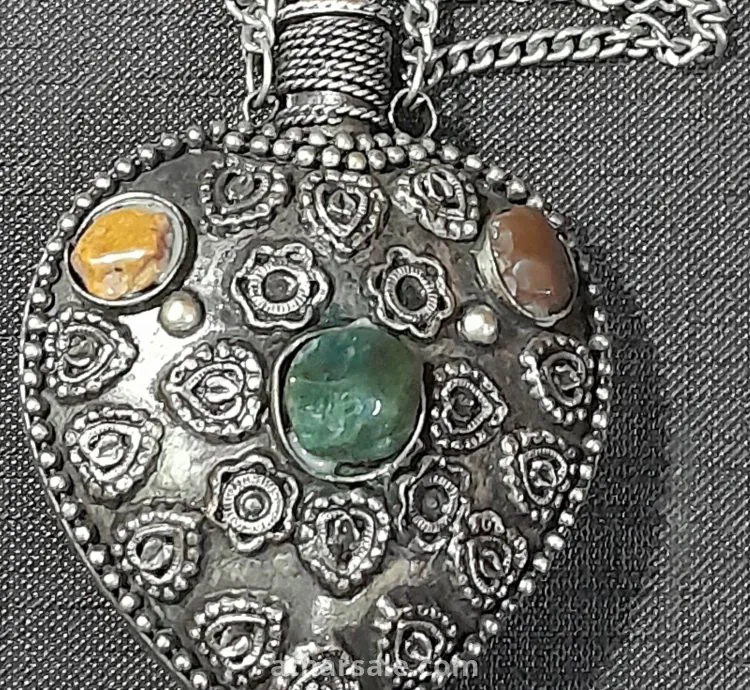 قلادة معدنية طراز قديم متعددة الأغراض