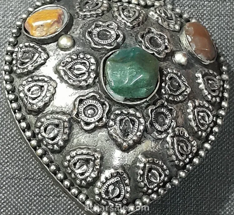 قلادة معدنية طراز قديم متعددة الأغراض