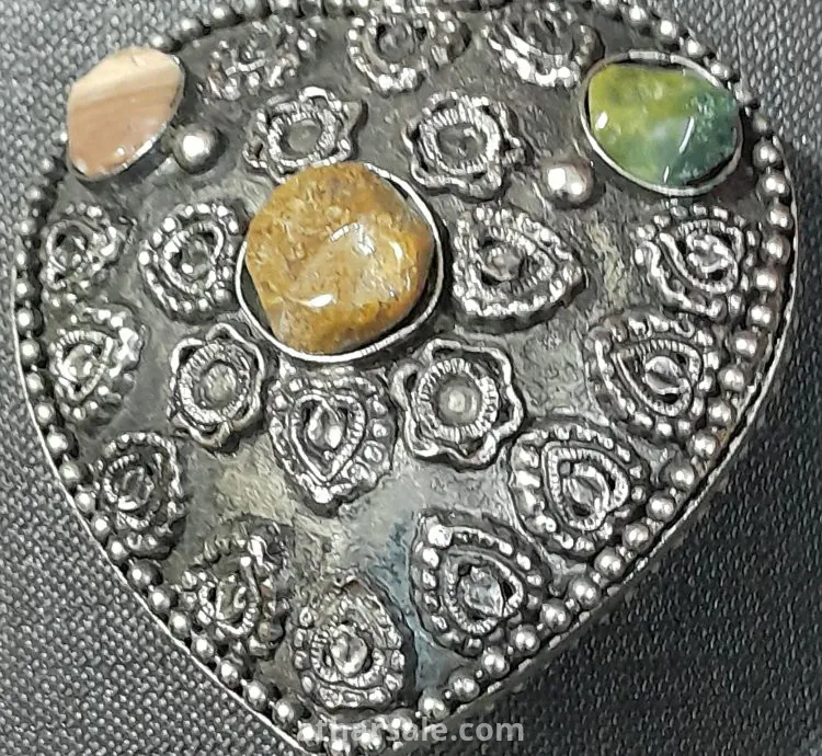 قلادة معدنية طراز قديم متعددة الأغراض