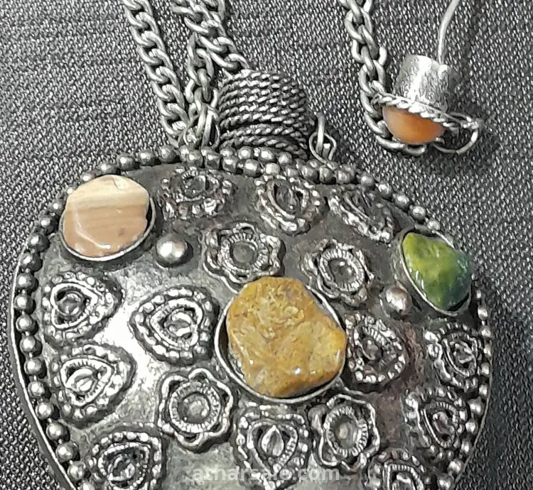 قلادة معدنية طراز قديم متعددة الأغراض