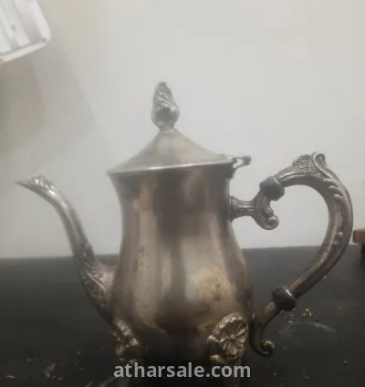 ابريق نحاسي قديم