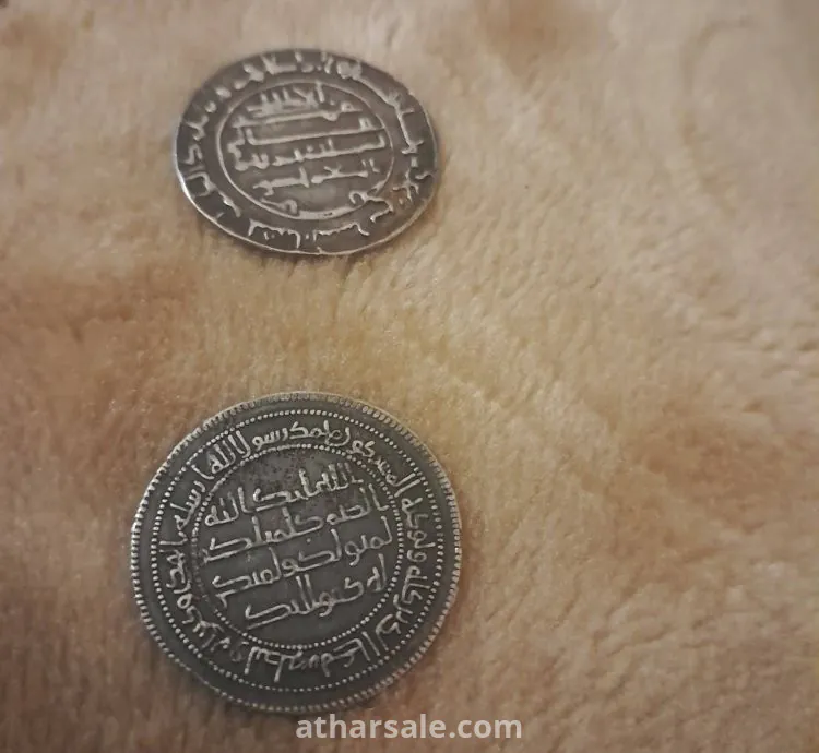 عدد 4 دراهم أموية فضية نادرة. النقوش عليها تشمل الشهادتين  التاريخ: تعود لفترة الخلافة الأموية.