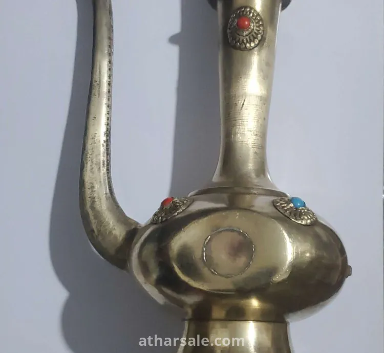 ابريق معدني اثري تقليدي