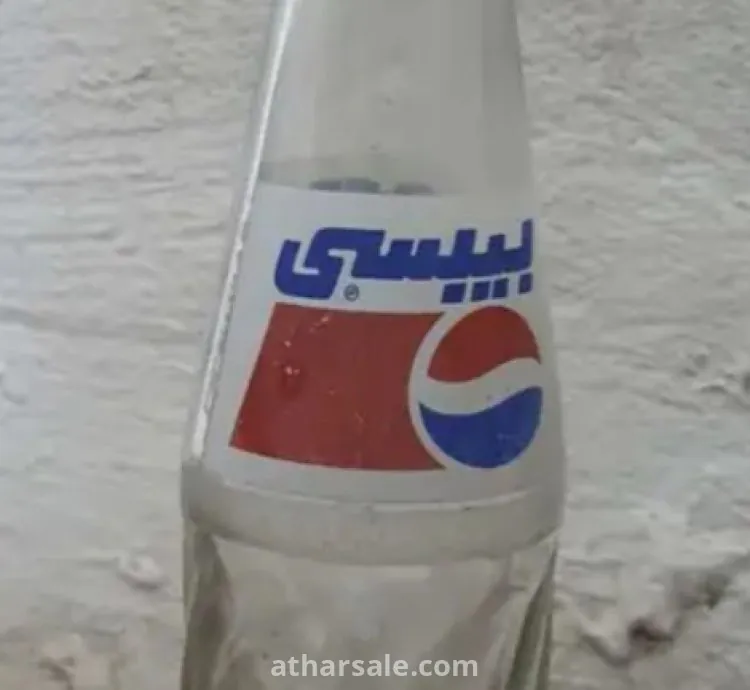 علب زجاج بيبسي قديم