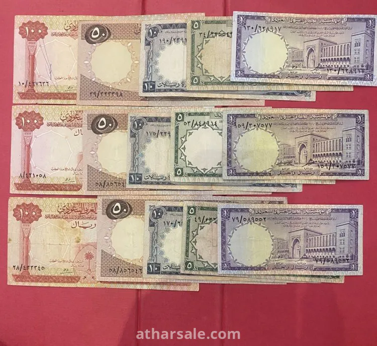 3 أطقم للملك فيصل آل سعود يرحمة الله