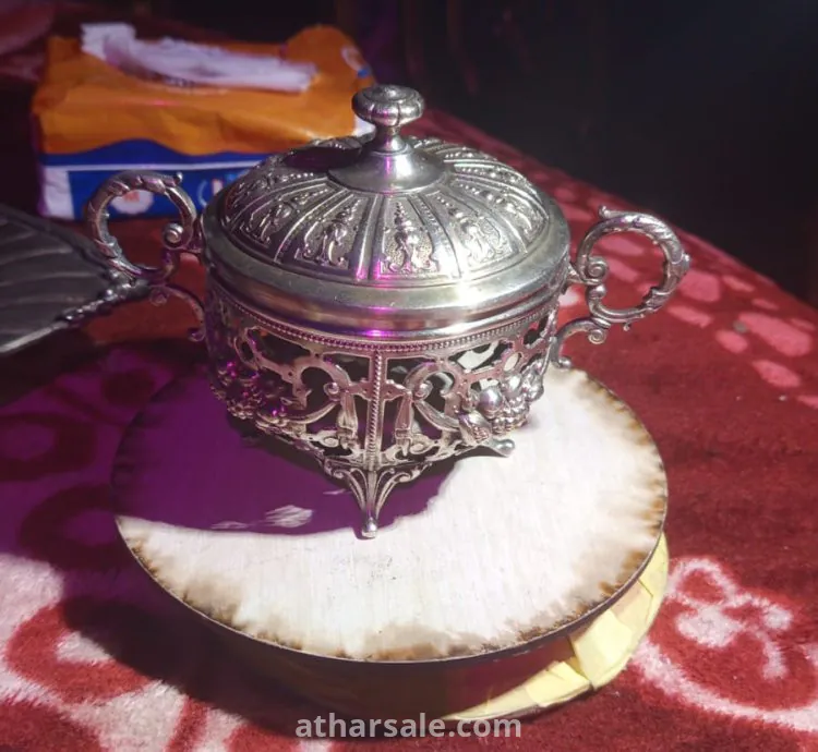 مقتنيات قديمة للبيع