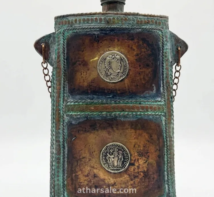 قارورة من القرن الثالث عشر