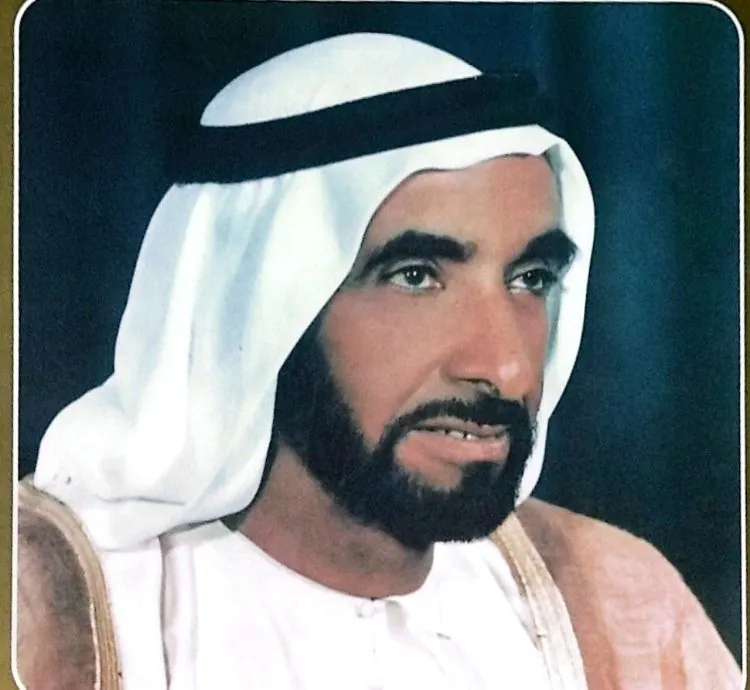 كتاب القائد والمسيرة النسخه الاصليه للبيع01115178456