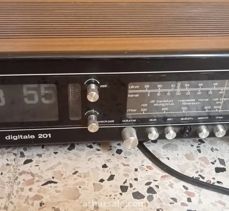 راديو لهواة المقتنيات فابريكا انتاج عام 1973