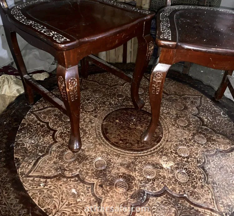 مائدة انتيك قديمة وآثرية