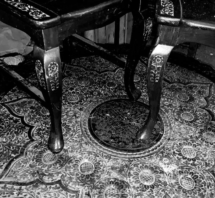 مائدة انتيك قديمة وآثرية