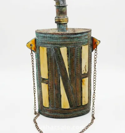 قارورة من القرن الثالث عشر 8