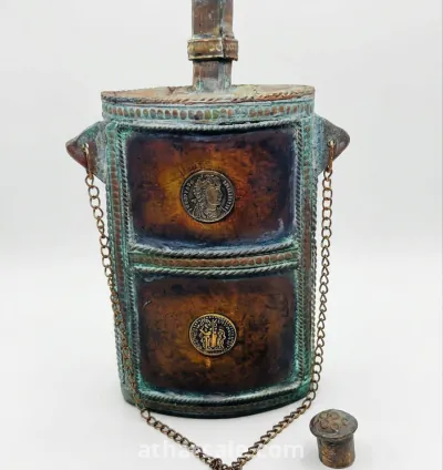 قارورة من القرن الثالث عشر 7