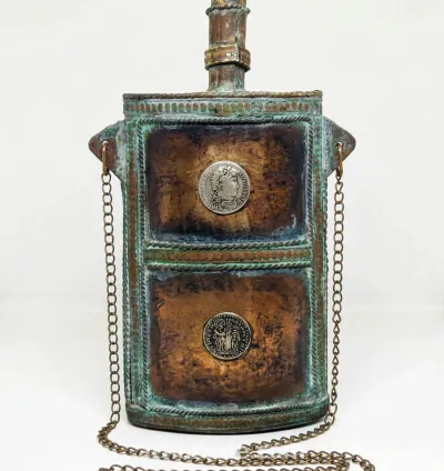 قارورة من القرن الثالث عشر 5