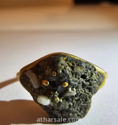 خاتم ذهب ناذر  عليه نيزك قمري والماس