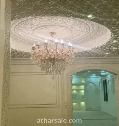 ثريات وتحف 3