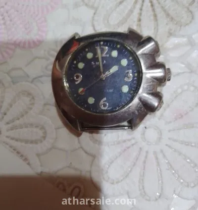 ساعة يد ياباني