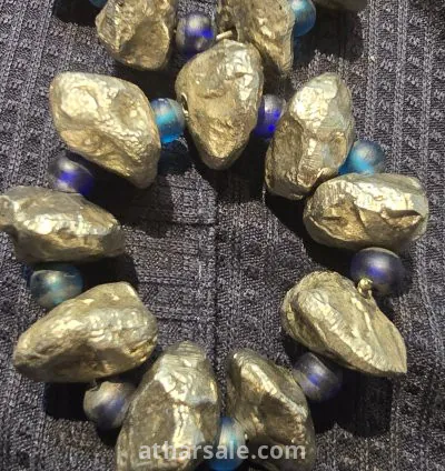 مقتنيات قديمة من المعدن