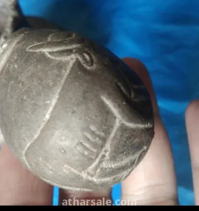 اثار اغريقيه قديمه بها اوانى اغريقيه وقطع مكتوبه باللغه الاغريقيه