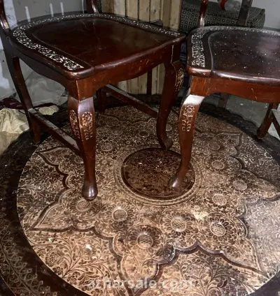 مائدة انتيك قديمة وآثرية