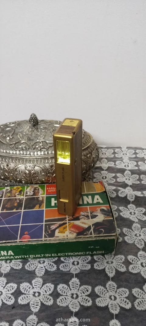 كاميرا قديمه ماركه هيلين